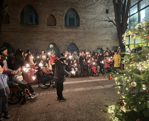 Karácsonyfa körül_2025 (3)