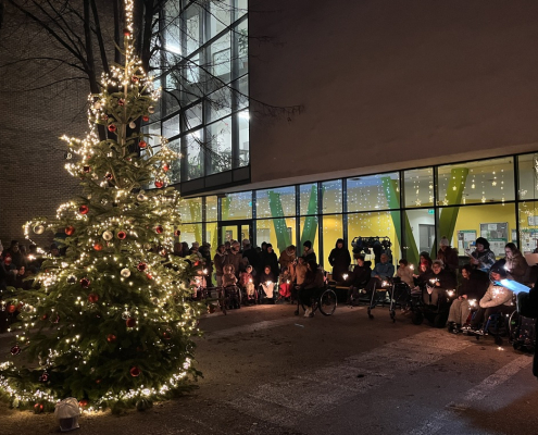 Karácsonyfa körül_2025 (5)