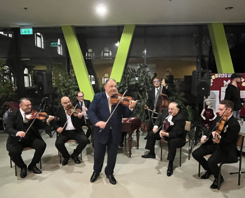 Karácsonyfa körül_2025 (7)