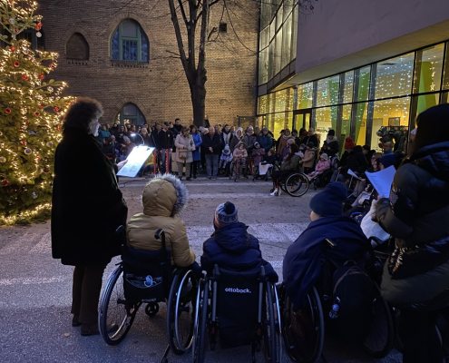 Karácsonyfa körül_2025 (9)