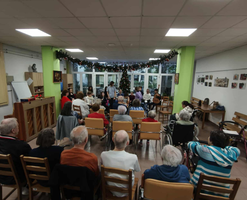 éneklés az idősek otthonában_2025 (5)
